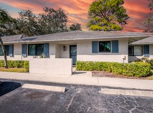 703 Club Dr, Palm Beach Gardens, FL 33418
