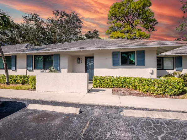 703 Club Drive, Palm Beach Gardens, FL 33418
