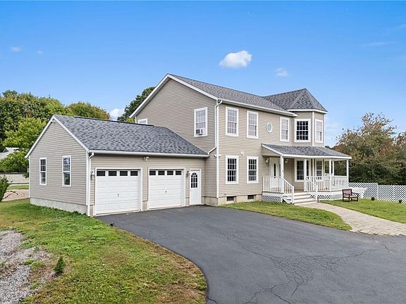 3rd image of 39 Moonlight Dr