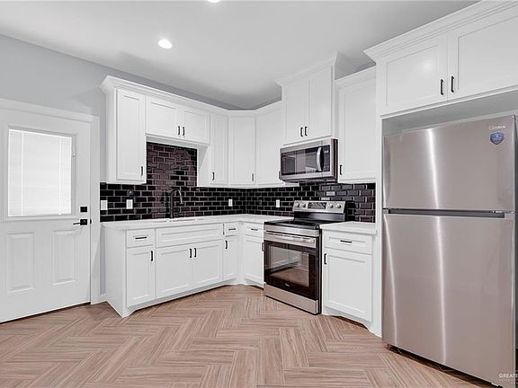 5th image of 3307 Aurora Ln #C