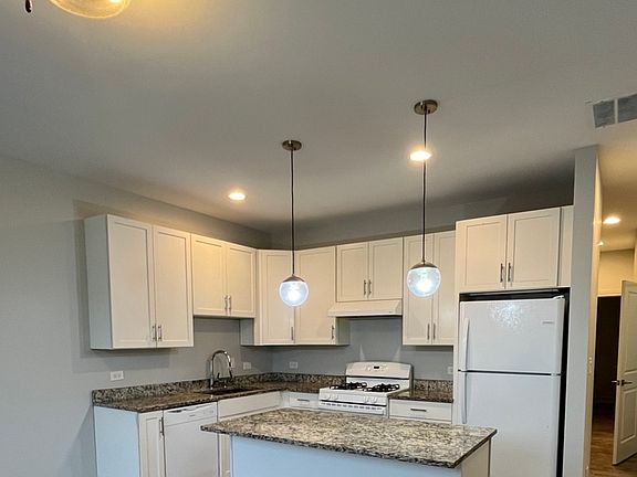 5th image of 3025 W Washington Blvd