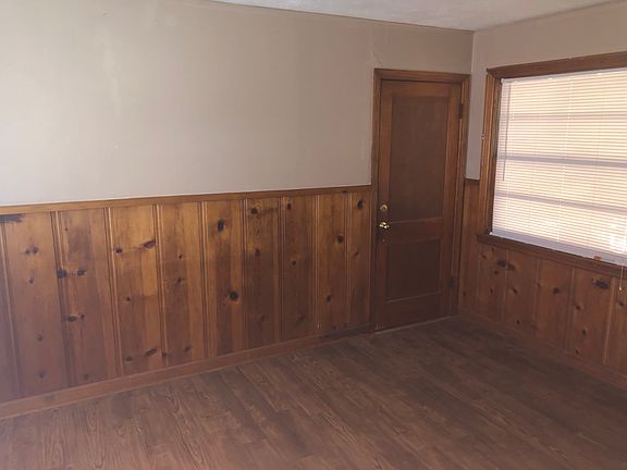 4th image of 3298 College St