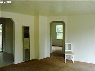 4th image of 1334 NE Douglas Ave
