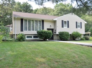 127 Fish Rd, Tiverton, RI 02878