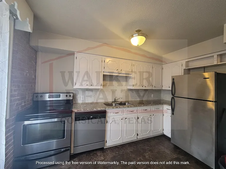 200 S Beaton St #202 — Photo 5
