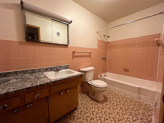 2nd image of 6230 S Packard Ave #10