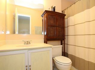 3723 Foxfield Ln, Fairfax, VA 22033