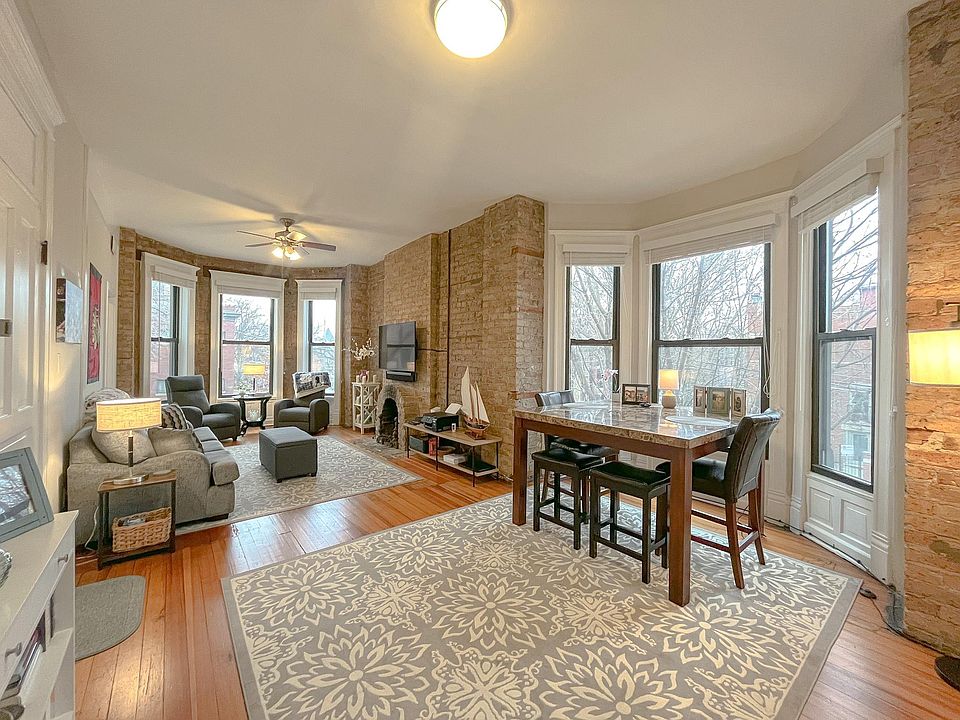 1st image of 3766 N Kenmore Ave #2W