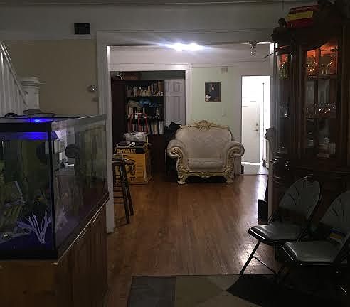 3rd image of 10911 Pinegrove St