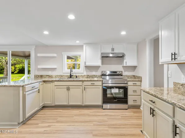 386 Gurganus Road, Maple Hill, NC 28454