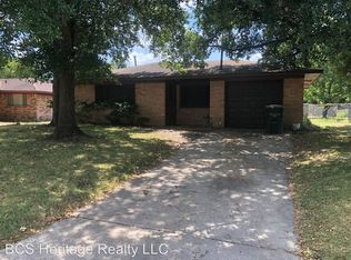 3508 Hillcrest Cir, Bryan, TX 77802