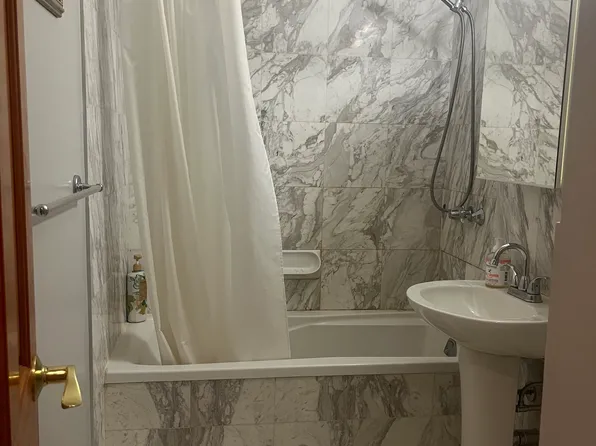 139-15 83rd Avenue image 9 of 12