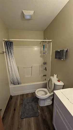 215 Jewel Dr — Photo 9
