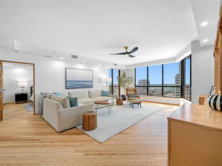 1 Beach Dr SE #2211 — Photo 8