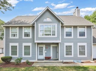 30 Hawley Gln, Stratford, CT 06614
