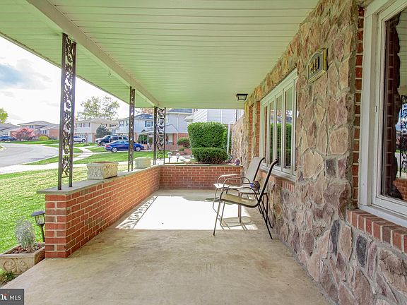 5th image of 2129 Armour Dr