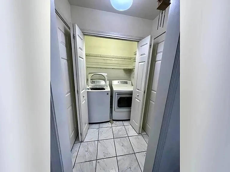98 Harvard Rd — Photo 32