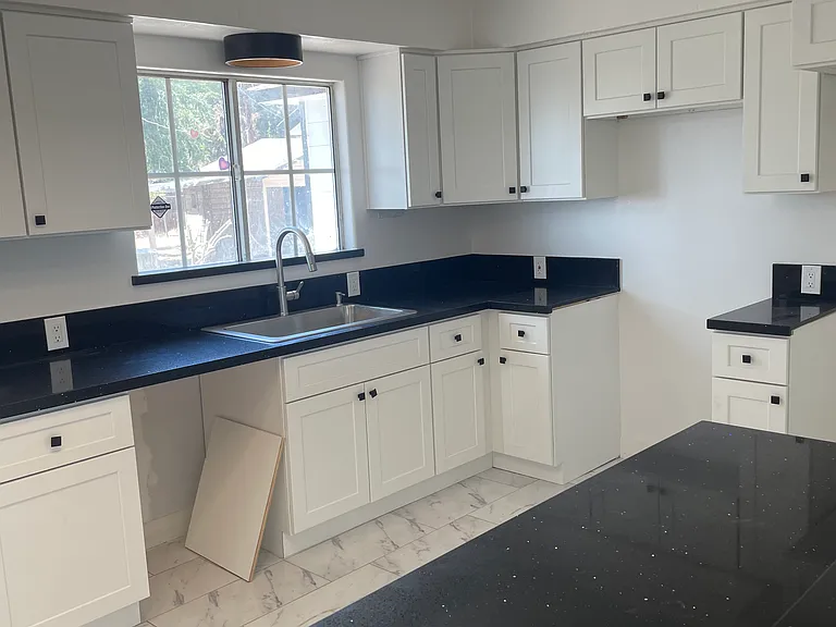 1322 Catalpa Way — Photo 8