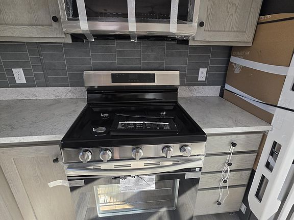 3rd image of 35 C St SW #35