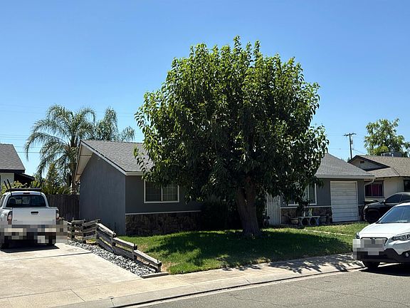 3rd image of 3317 Berg Ave