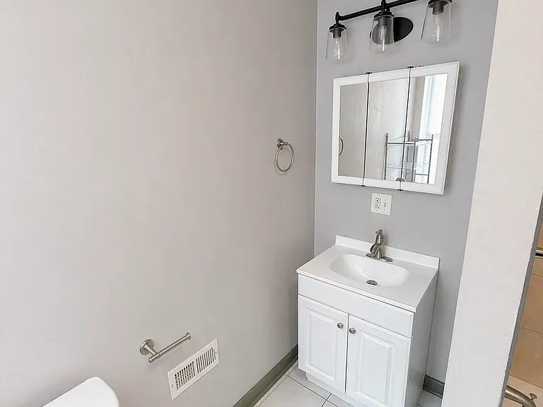 1226 N 50th St — Photo 15