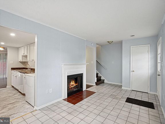 5th image of 2813 Banks Ct