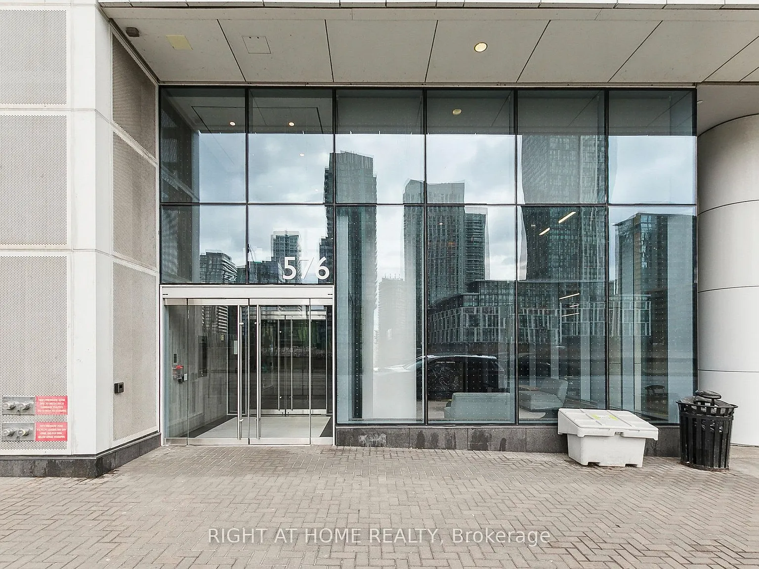 1 bed, $2,300 — Photo 1