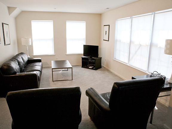 2-North Brunswick 430_Furnished aaprtment _LR_01202014