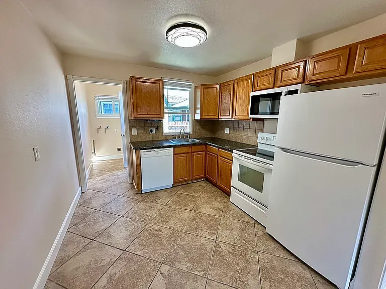 2622 Renton Way — Photo 29