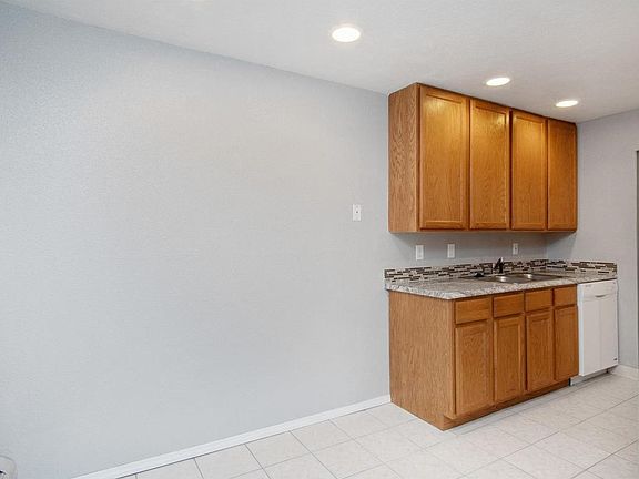 3rd image of 1400 Golden Cir APT 110