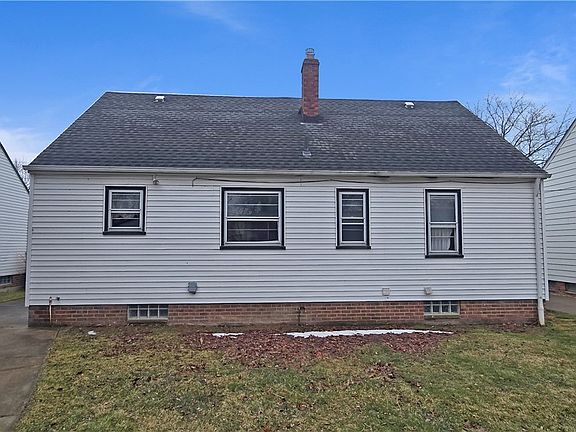 3rd image of 351 Clarmont Rd