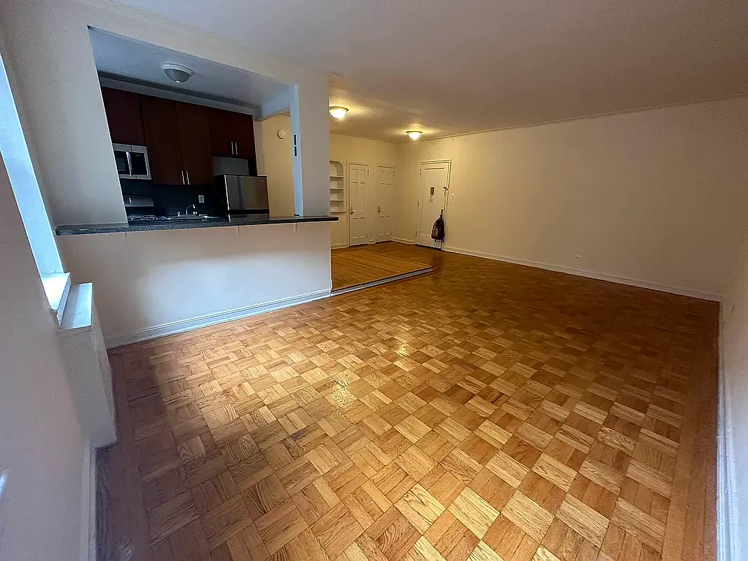383 East 17th Street — Photo 4