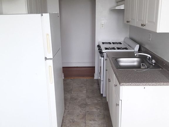 3rd image of 7734 Austin St APT 5A
