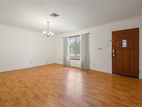 4th image of 505 Olive St