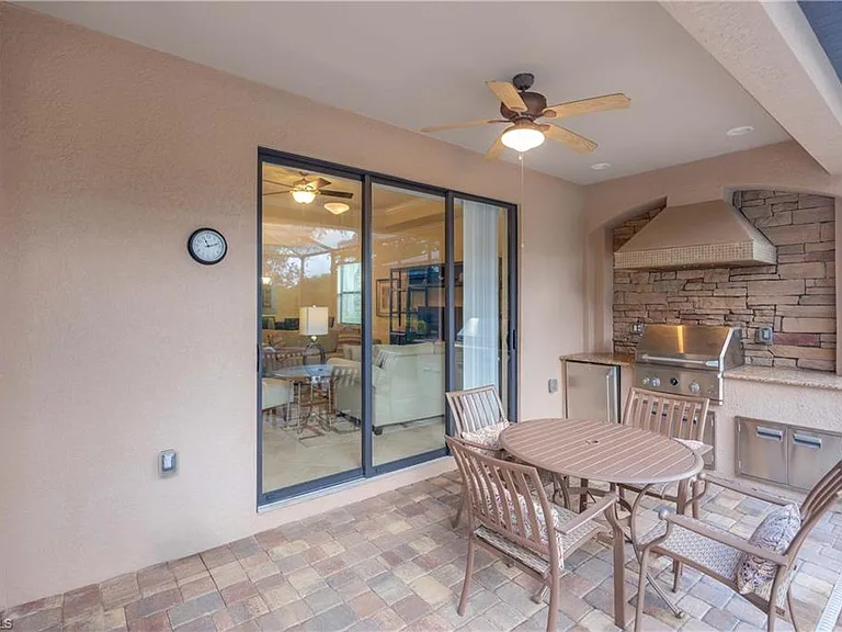 9254 Veneto Pl — Photo 21