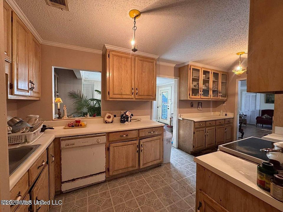 16th image of 2930 Dantzler St