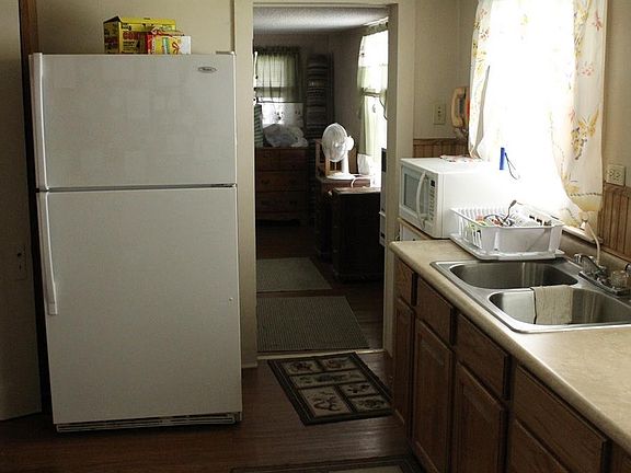 2nd image of 105 W Hoover Ave