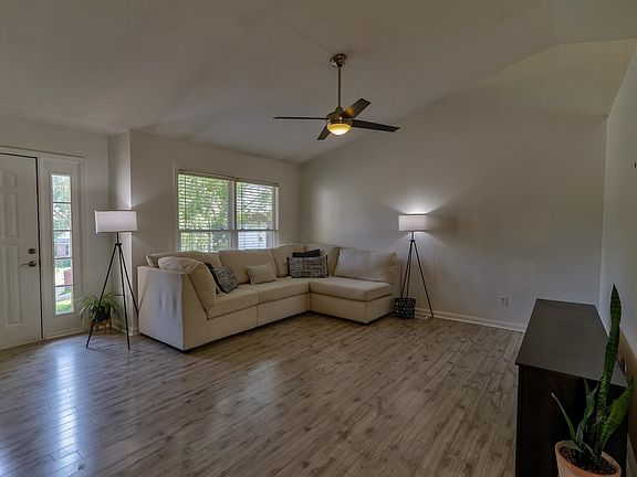 3rd image of 4499 Summer Creek Ln