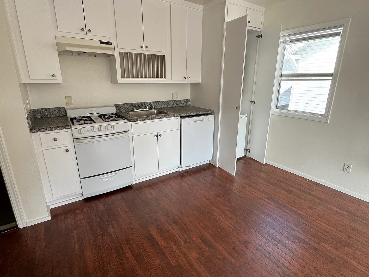 1 bed, $2,850 — Photo 3
