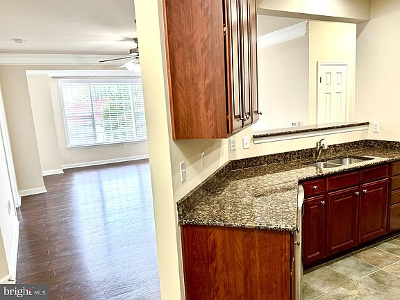 4th image of 621 Cobblestone Blvd Unit 205