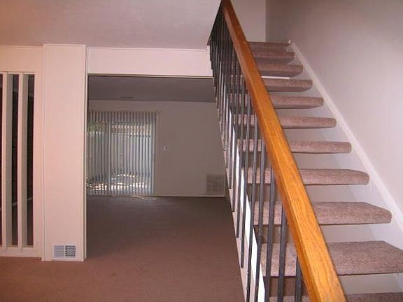 3rd image of 7452 Country Brook Dr