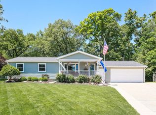 1825 Woodpine Ct SE, Lowell, MI 49331