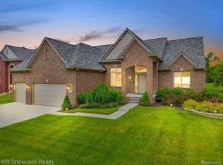 13497 Beacon Trl, Belleville, MI 48111