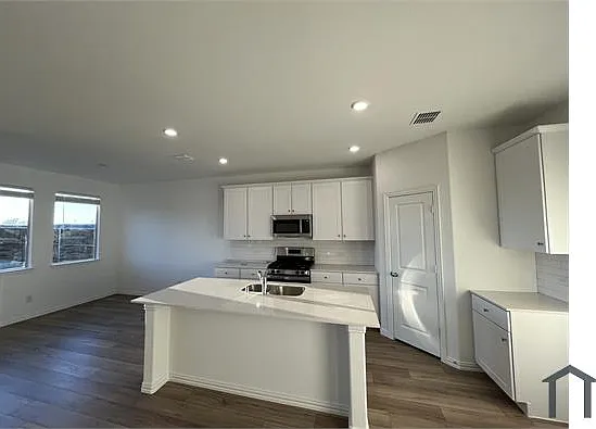 1838 Cabin Wood Ln — Photo 10