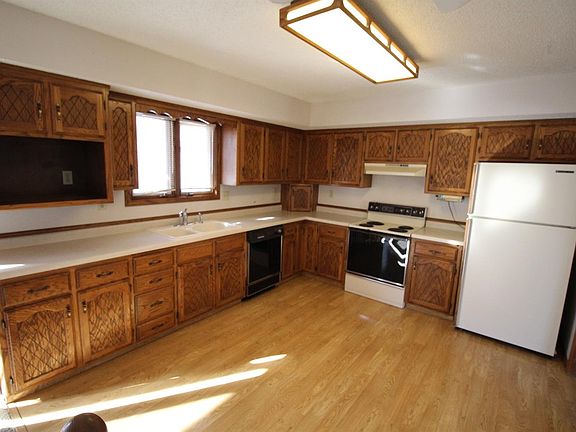 5th image of 6541 S 41st St