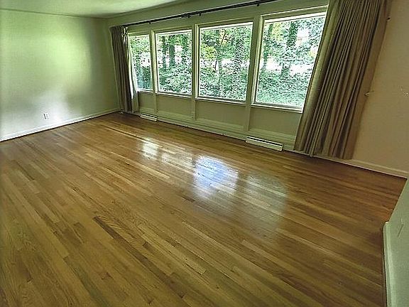 5th image of 5812 Deblyn Ave