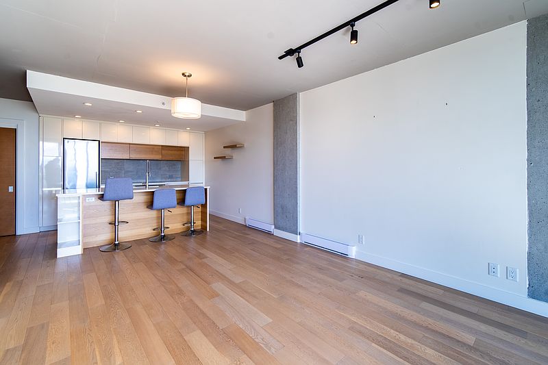 Apartment for rent in Victoria - C$2450/month