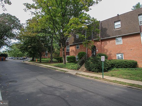 3rd image of 4000 Gypsy Ln Unit 420