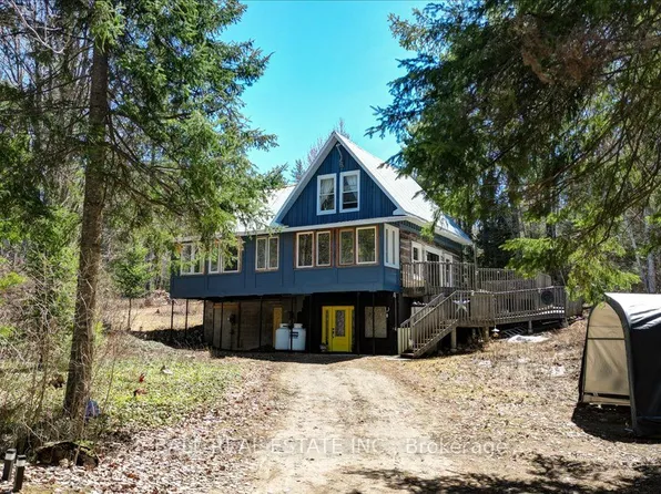 735 Smaglinski Stoppa Pkwy, Madawaska Valley, ON K0J 2N0