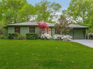 7712 Reeds Rd, Prairie Village, KS 66208